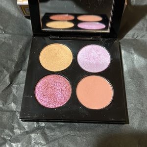 PAT McGRATH LABS Celestial Divinity Luxe
Quad Eyeshadow in Fleur Fantasia